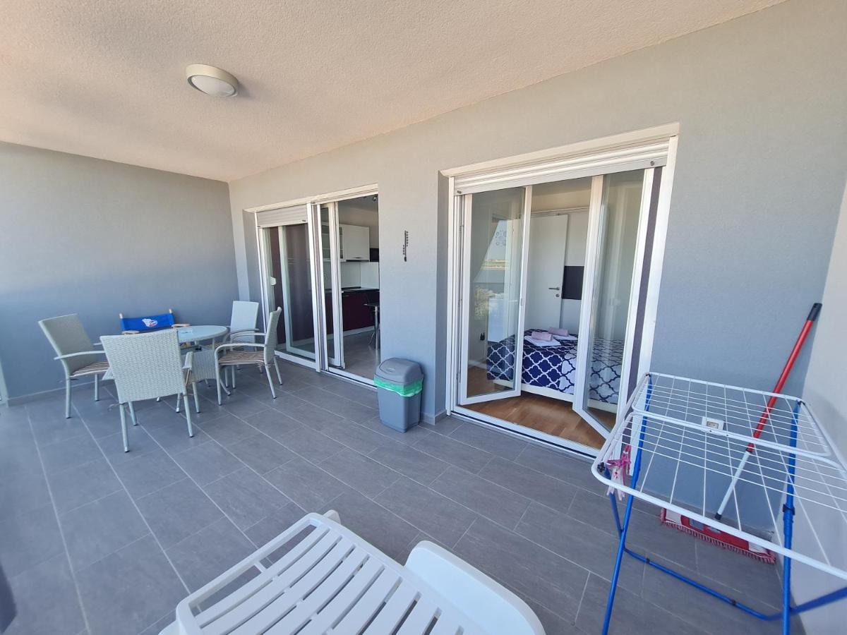 Apartmani Zdrijac 宁 外观 照片