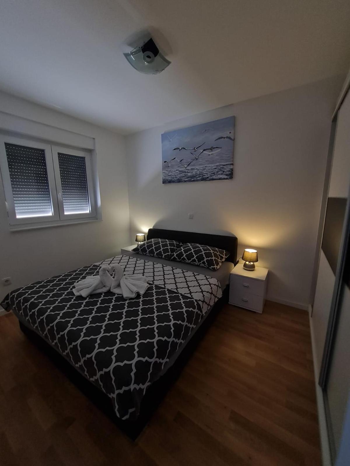 Apartmani Zdrijac 宁 外观 照片